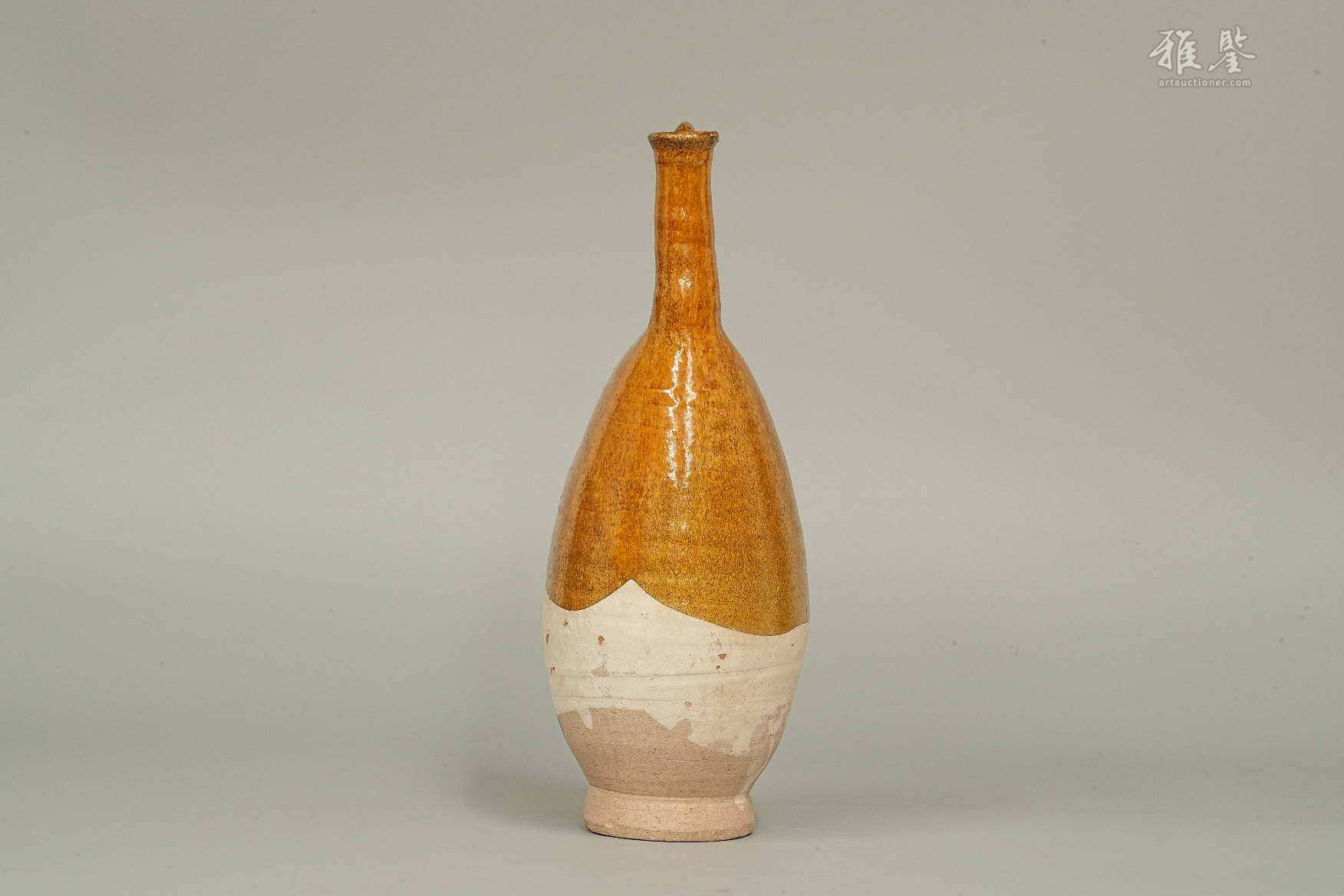 辽代 黄釉长劲细嘴壶 日本桐箱附 辽代 黄釉皮囊壶 日本桐箱附 本物保证
